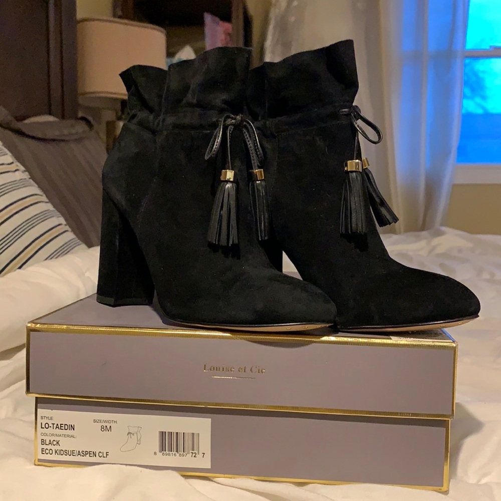 Louise Et Cie black suede booties. Taedin